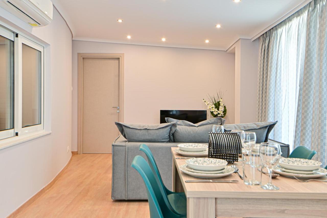 Charming Apartment With A Sea View Terrace Pireus Eksteriør bilde