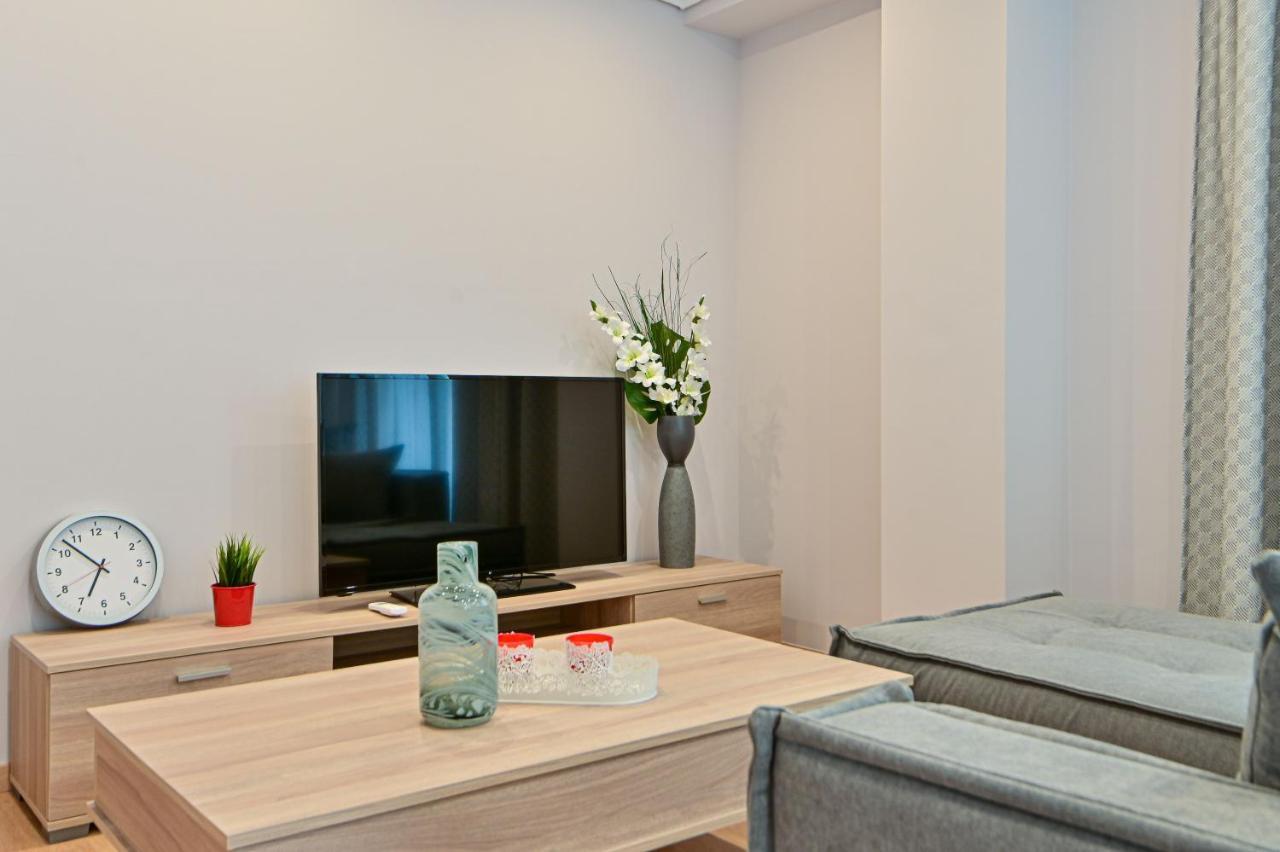 Charming Apartment With A Sea View Terrace Pireus Eksteriør bilde
