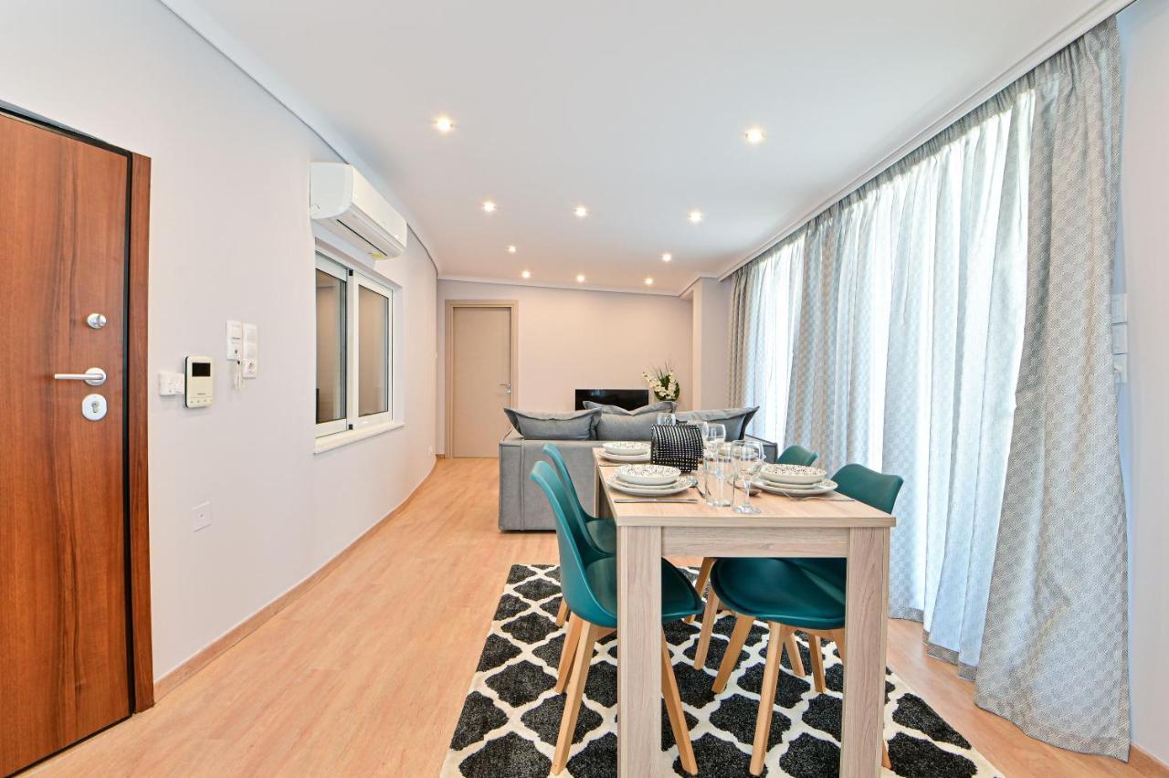 Charming Apartment With A Sea View Terrace Pireus Eksteriør bilde