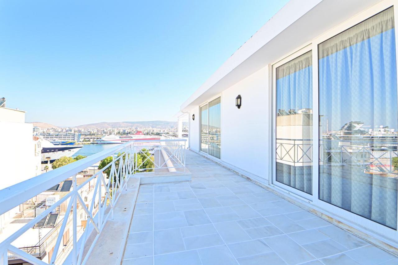 Charming Apartment With A Sea View Terrace Pireus Eksteriør bilde